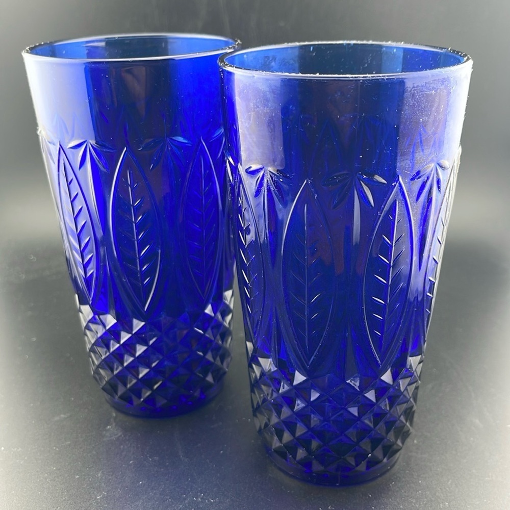 Set of 2 Vintage Cobalt Blue Arcoroc Drinking Glasses France Leaf Diamond 12 Oz
